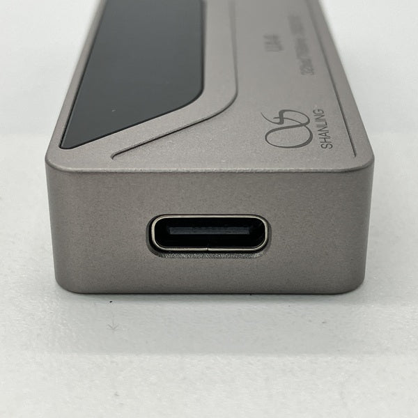 【中古】UA4 チタニウム【日本橋】