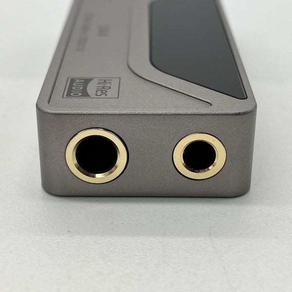 【中古】UA4 チタニウム【日本橋】
