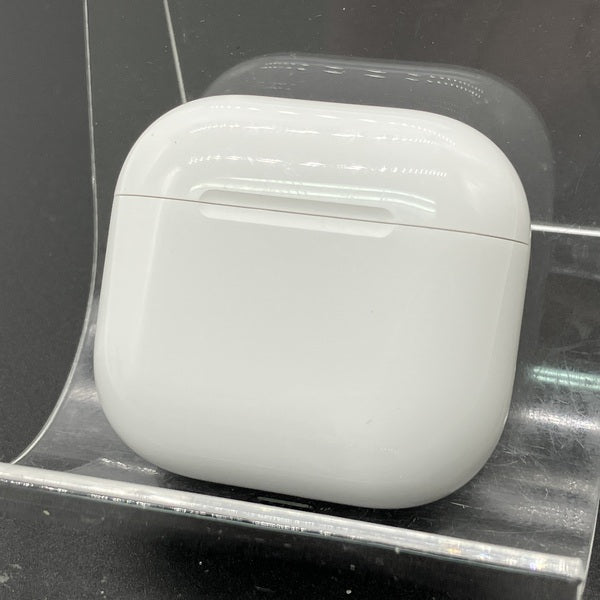 【中古】AirPods 4 MXP93J/A（アクティブノイズキャンセリング搭載）【秋葉原】