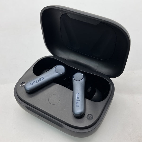 【中古】Air Pro 4 - Black【秋葉原】