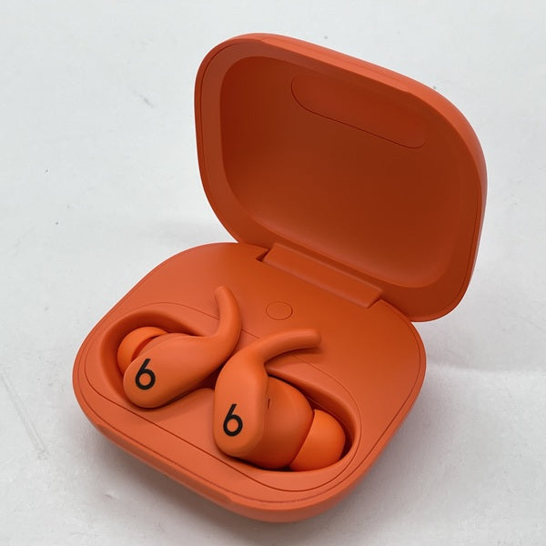 【中古】Powerbeats Fit  スパークオレンジ 【ME2M4PA/A】【秋葉原】