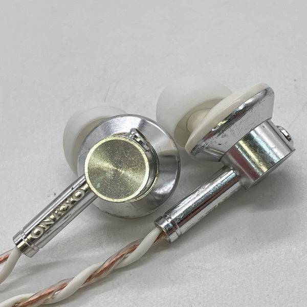 【中古】E700MW ホワイト【秋葉原】
