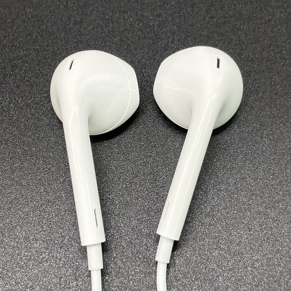 【中古】Apple EarPods with Remote and Mic【秋葉原】